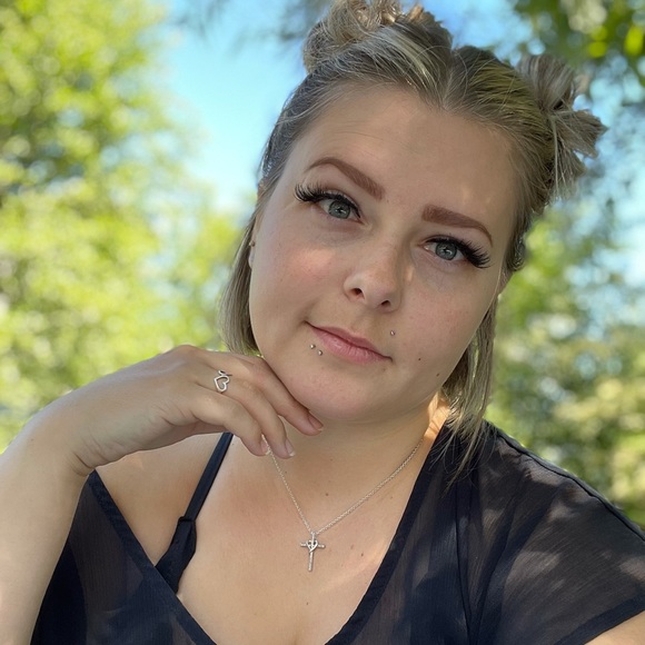 Meet your poser - Picture 12 of 15